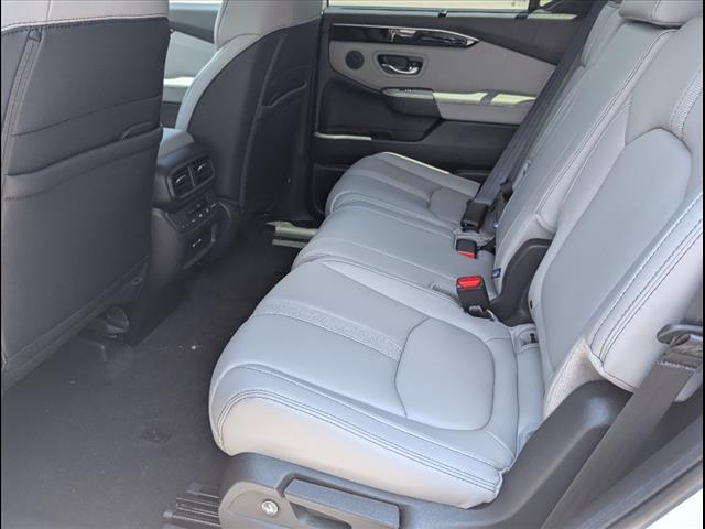 new 2025 Honda Pilot car, priced at $51,305