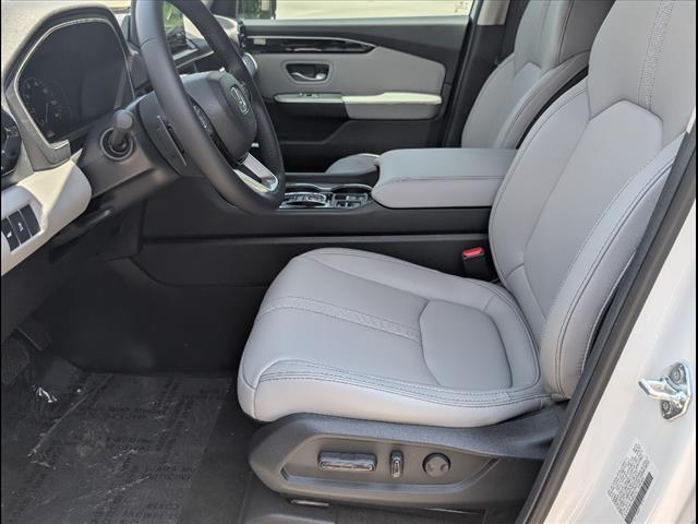 new 2025 Honda Pilot car, priced at $51,305