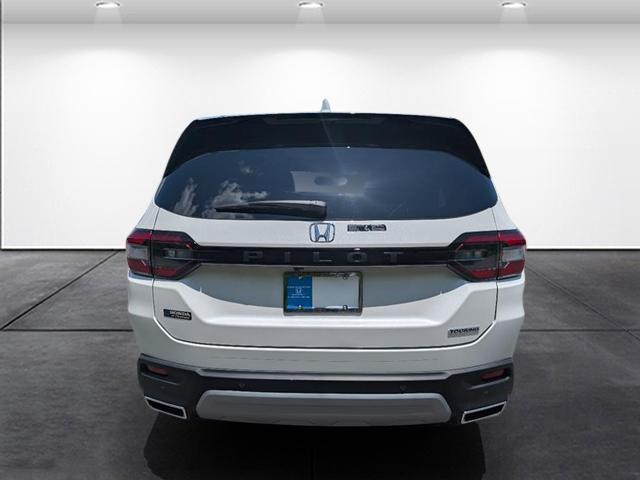 new 2025 Honda Pilot car, priced at $51,305