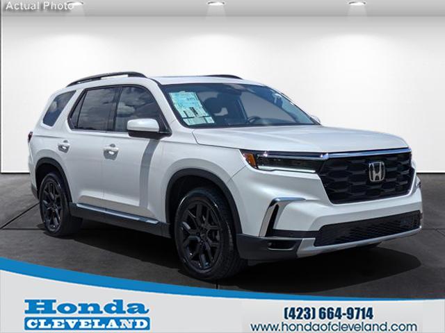 new 2025 Honda Pilot car, priced at $51,305