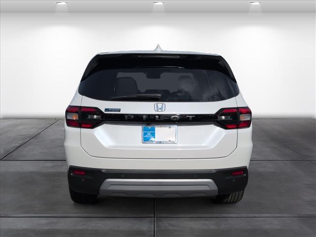 new 2025 Honda Pilot car, priced at $45,450