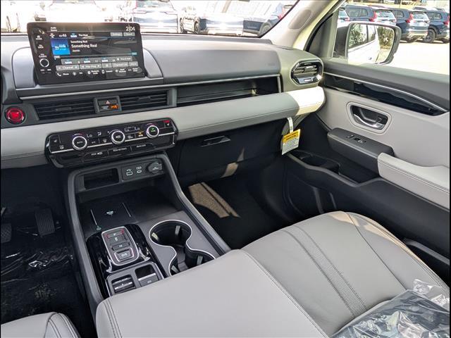 new 2025 Honda Pilot car, priced at $45,450