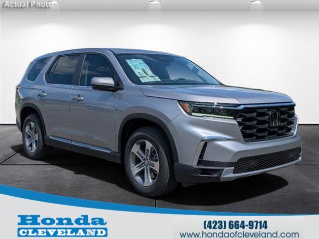 new 2025 Honda Pilot car, priced at $47,050