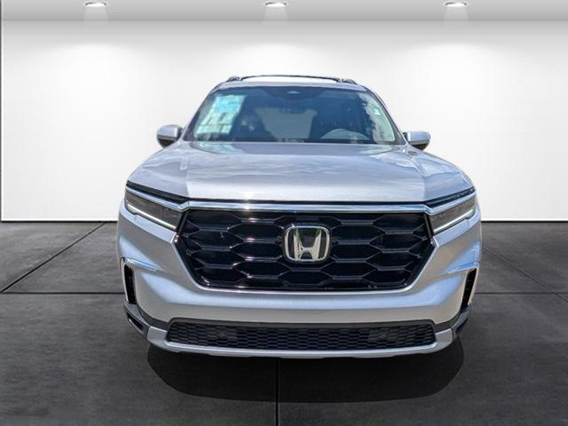 new 2025 Honda Pilot car, priced at $51,050