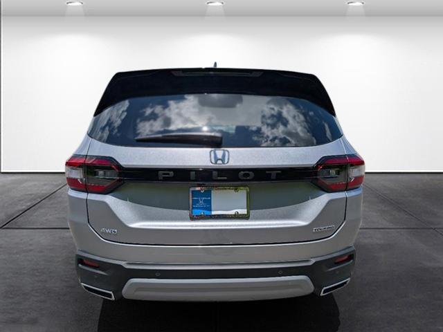 new 2025 Honda Pilot car, priced at $51,050