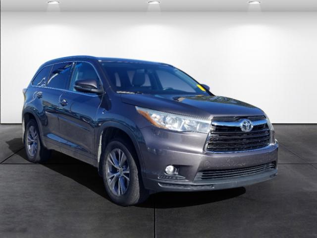 used 2015 Toyota Highlander car, priced at $17,990