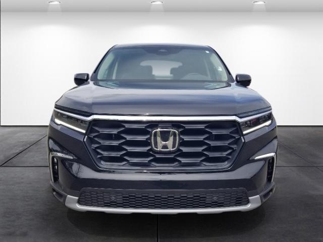 new 2025 Honda Pilot car, priced at $44,595