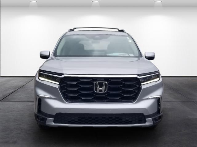 new 2025 Honda Pilot car, priced at $44,895