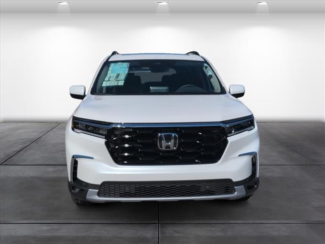 new 2025 Honda Pilot car, priced at $49,450