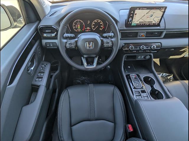 new 2025 Honda Pilot car, priced at $49,450