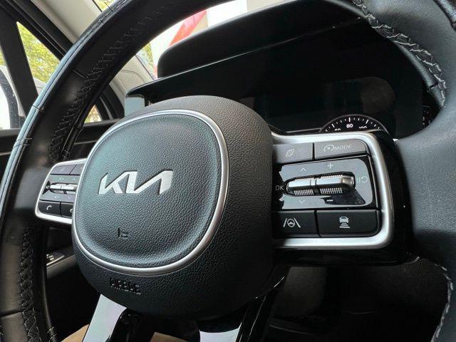 used 2023 Kia Sorento Hybrid car, priced at $29,980