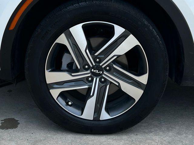 used 2023 Kia Sorento Hybrid car, priced at $29,980
