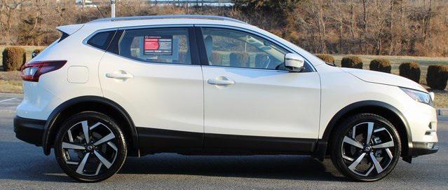 used 2021 Nissan Rogue Sport car, priced at $23,899