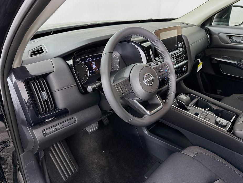 new 2024 Nissan Pathfinder car, priced at $40,462