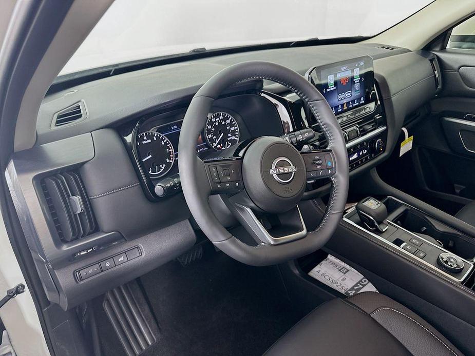 new 2024 Nissan Pathfinder car, priced at $44,412