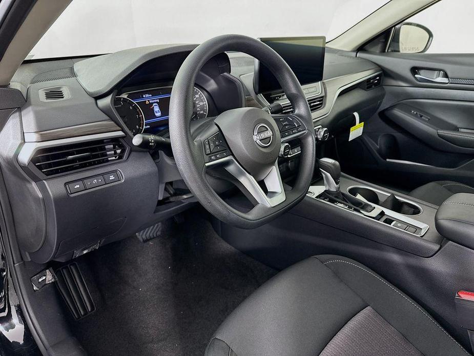 new 2025 Nissan Altima car, priced at $30,965