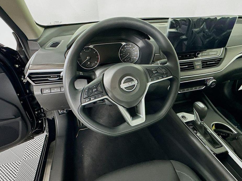 new 2025 Nissan Altima car, priced at $29,465