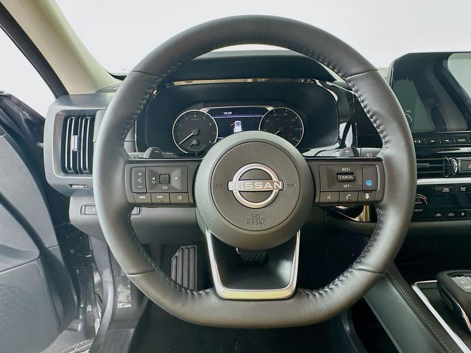 new 2024 Nissan Pathfinder car, priced at $44,004