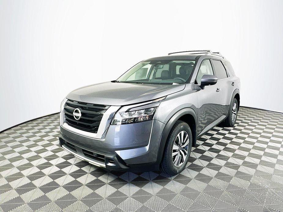 new 2024 Nissan Pathfinder car, priced at $44,004