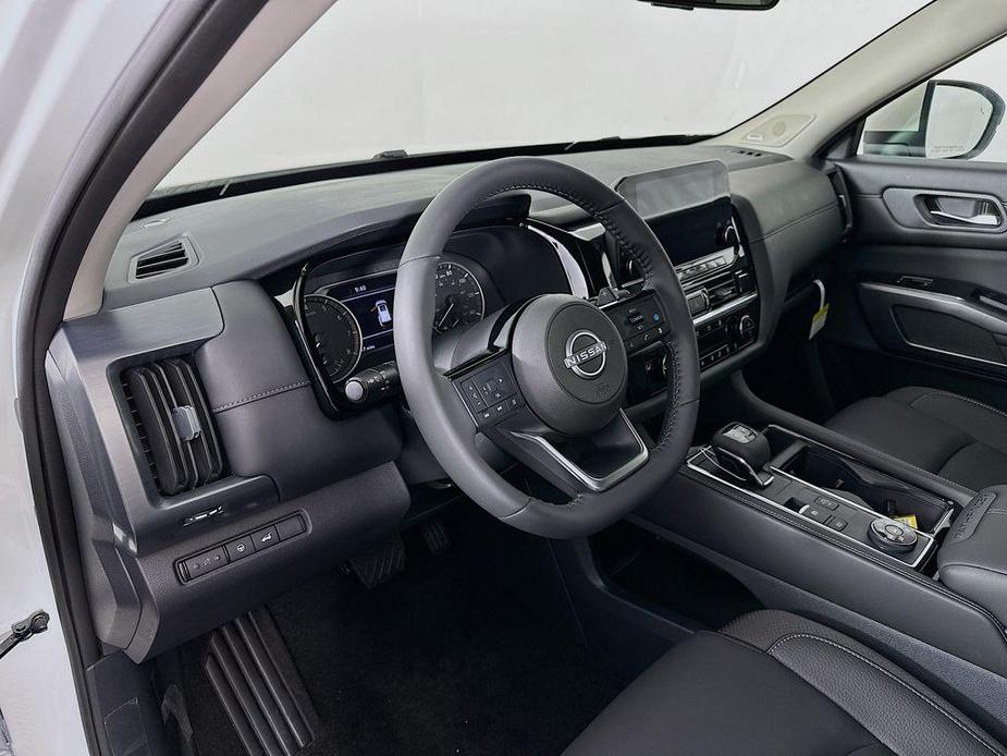 new 2024 Nissan Pathfinder car, priced at $47,282