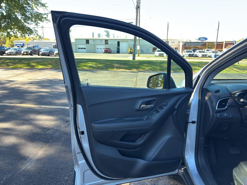 used 2020 Chevrolet Trax car, priced at $12,422