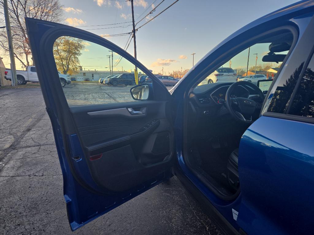 used 2022 Ford Escape car, priced at $25,986