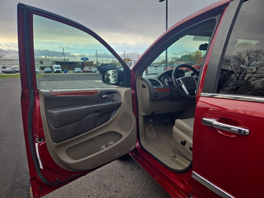 used 2014 Chrysler Town & Country car, priced at $3,999