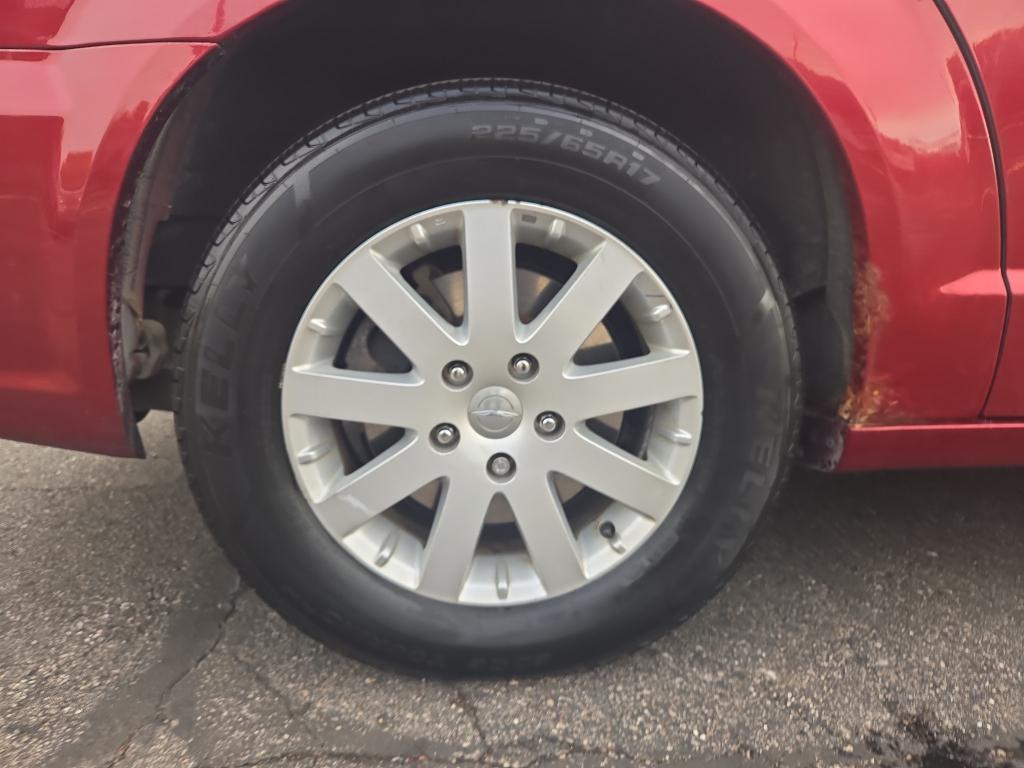 used 2014 Chrysler Town & Country car, priced at $3,999