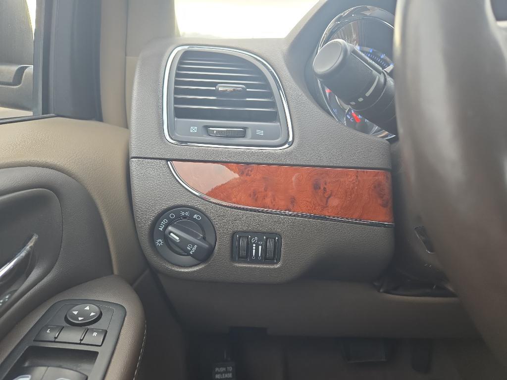 used 2014 Chrysler Town & Country car, priced at $3,999