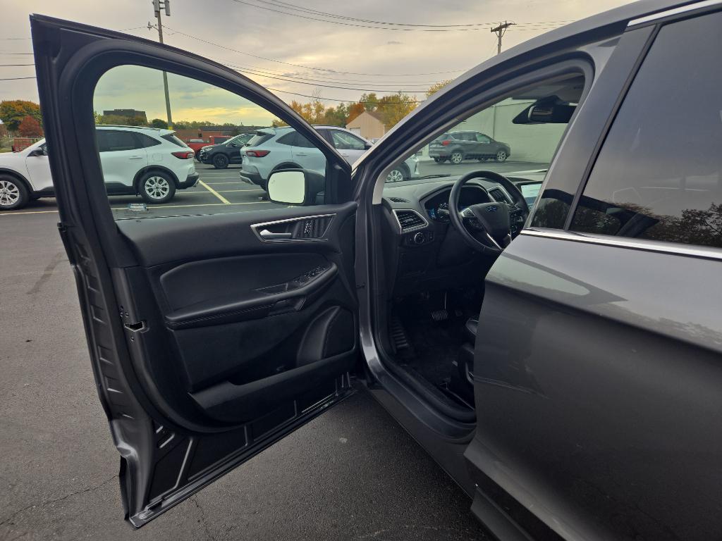 used 2024 Ford Edge car, priced at $28,289