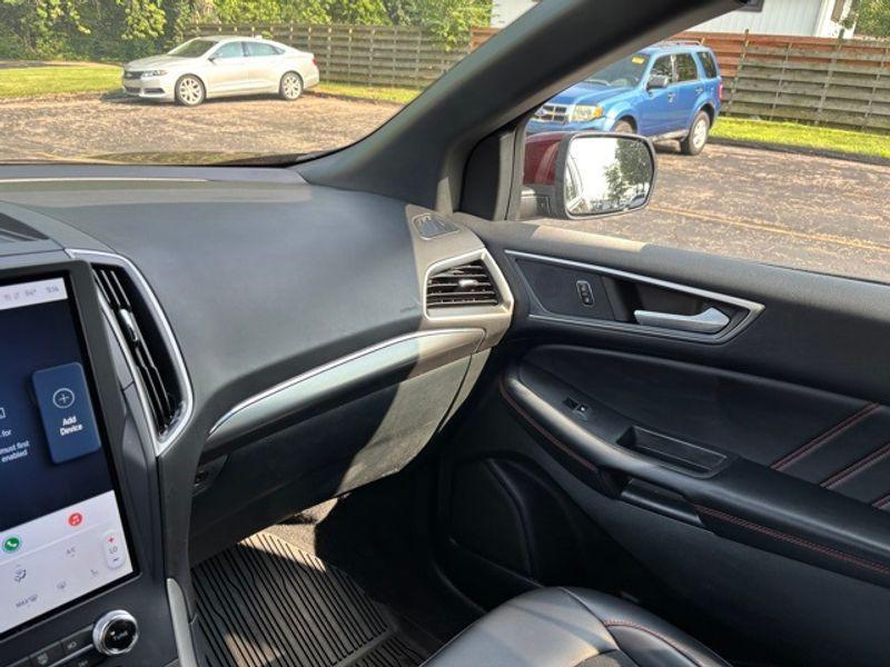 used 2023 Ford Edge car, priced at $29,395