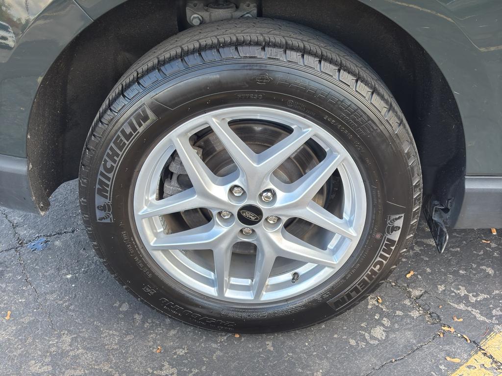 used 2024 Ford Edge car, priced at $26,903