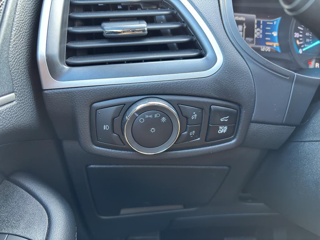 used 2024 Ford Edge car, priced at $26,903