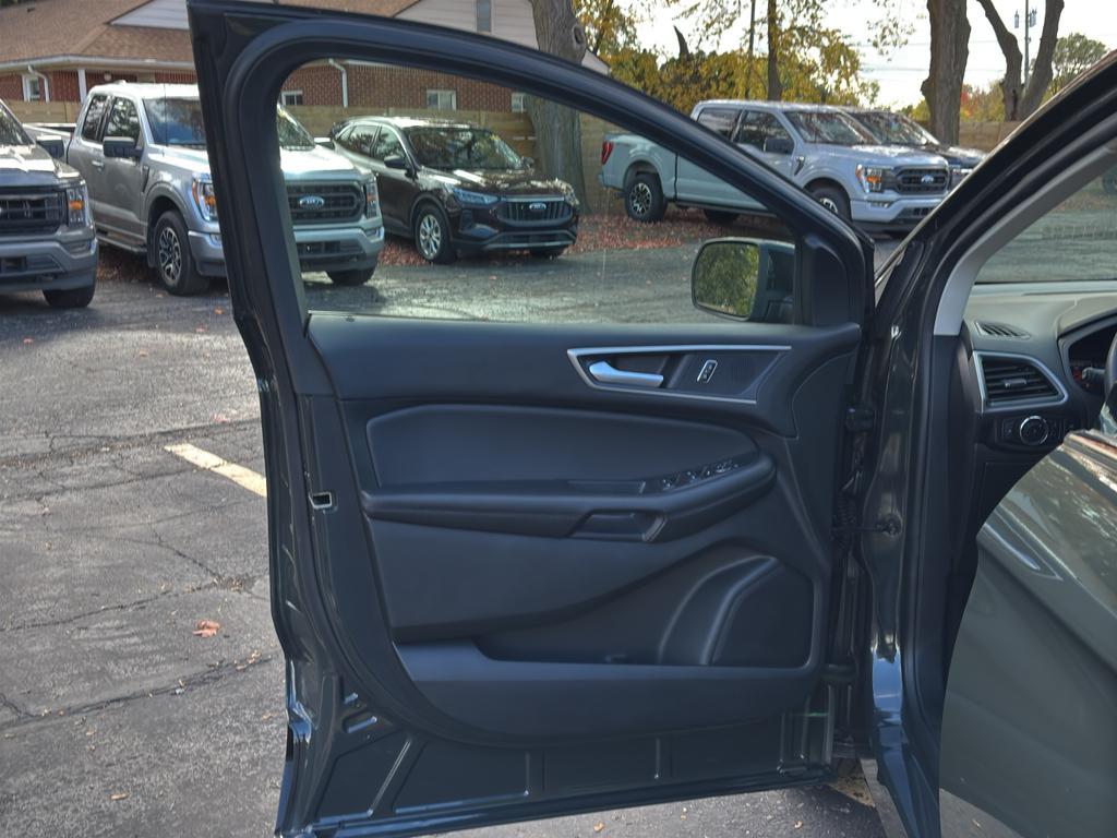 used 2024 Ford Edge car, priced at $26,903