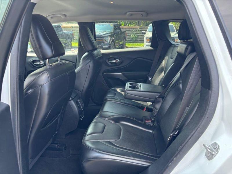 used 2020 Jeep Cherokee car, priced at $15,035