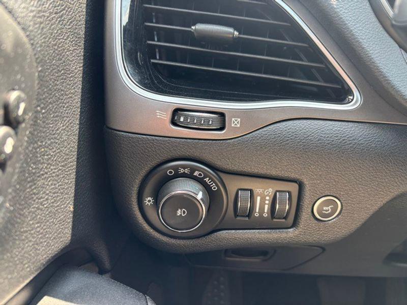 used 2020 Jeep Cherokee car, priced at $15,035