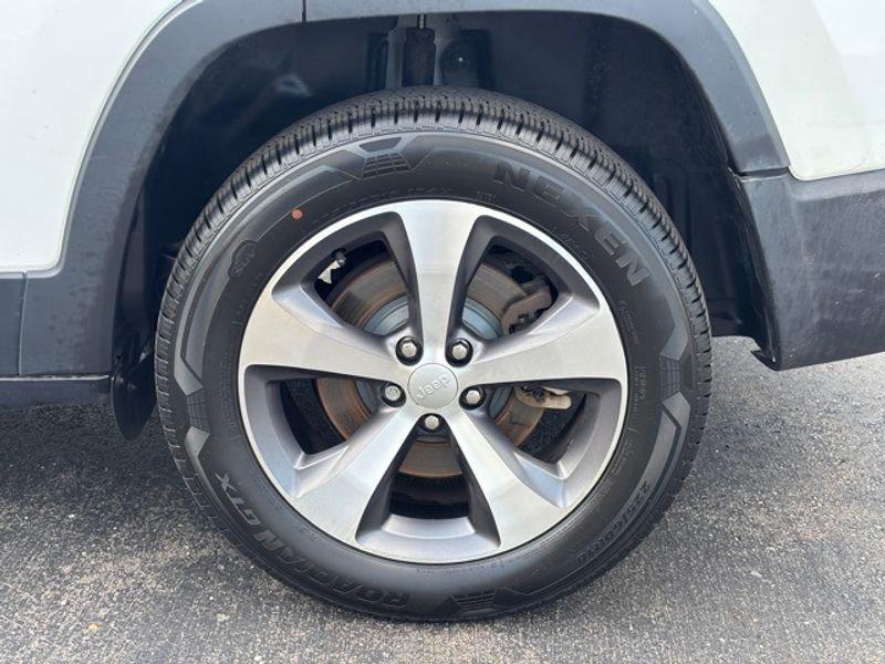 used 2020 Jeep Cherokee car, priced at $15,035