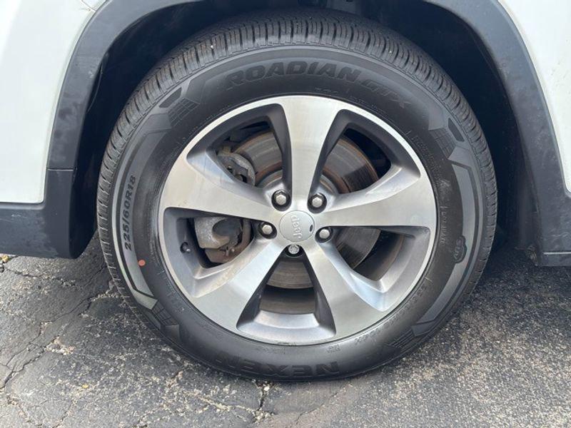 used 2020 Jeep Cherokee car, priced at $15,035