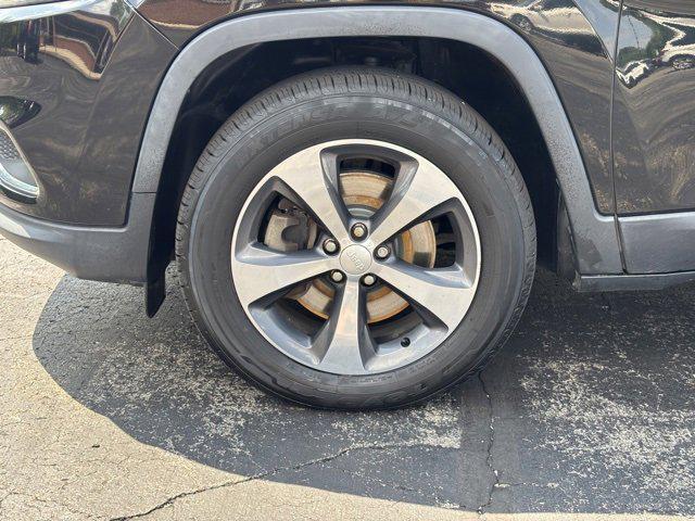 used 2019 Jeep Cherokee car, priced at $14,653