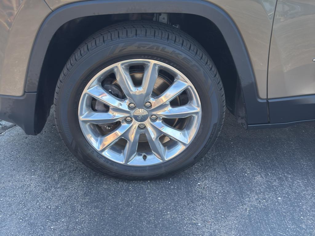 used 2016 Jeep Cherokee car, priced at $10,995