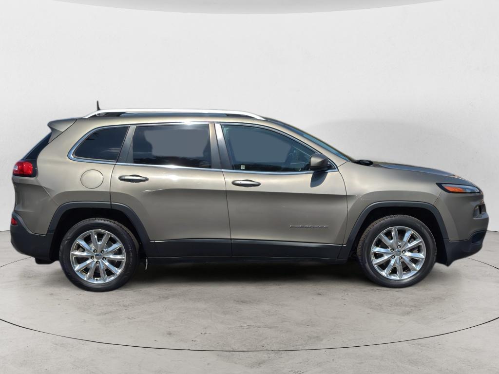 used 2016 Jeep Cherokee car, priced at $10,995