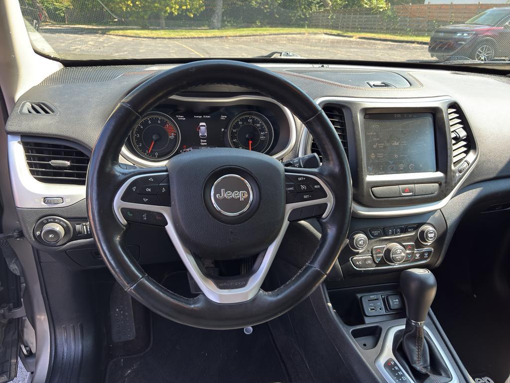 used 2016 Jeep Cherokee car, priced at $10,995