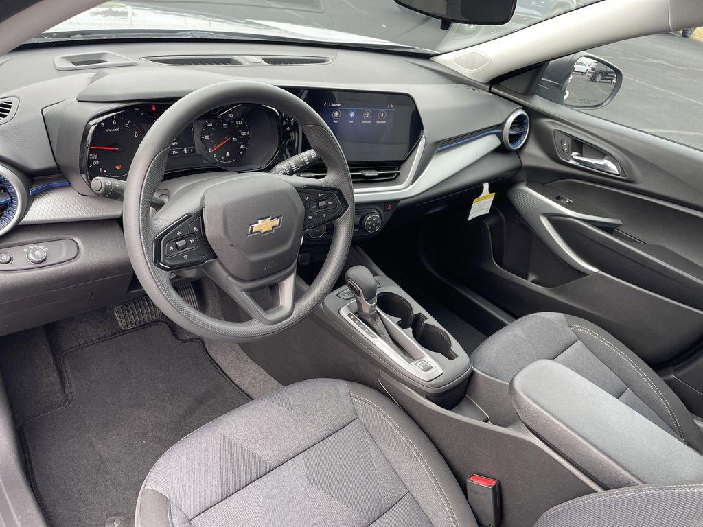 used 2025 Chevrolet Trax car, priced at $24,995