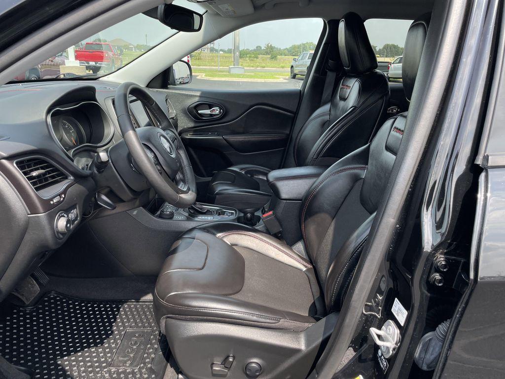 used 2022 Jeep Cherokee car, priced at $25,499