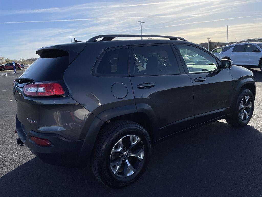 used 2016 Jeep Cherokee car, priced at $12,995