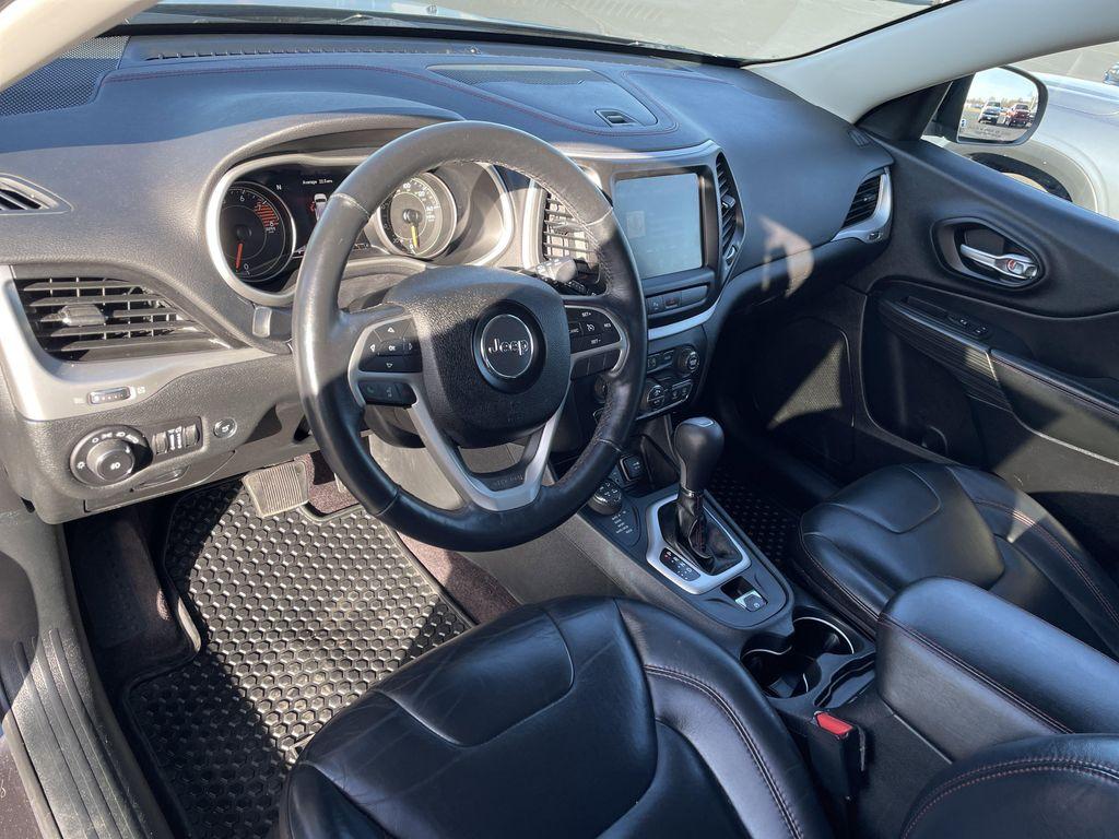 used 2016 Jeep Cherokee car, priced at $12,995