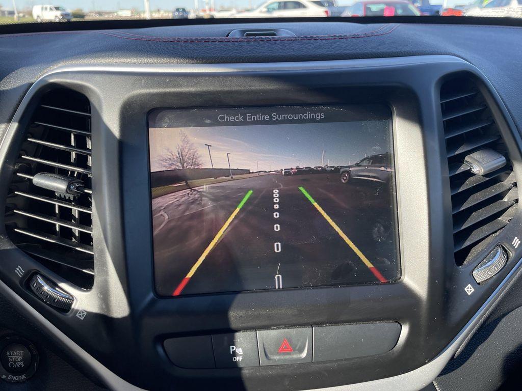 used 2016 Jeep Cherokee car, priced at $12,995