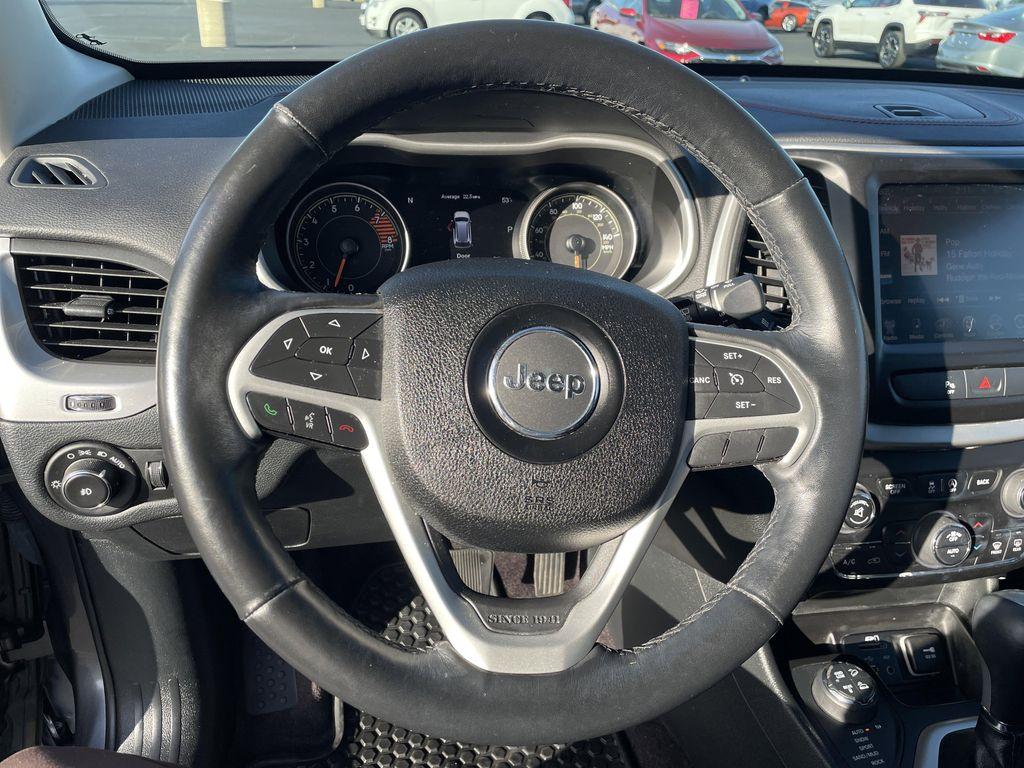 used 2016 Jeep Cherokee car, priced at $12,995