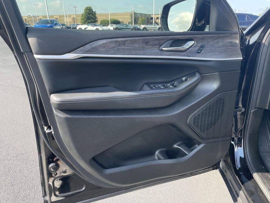 used 2024 Jeep Grand Cherokee L car, priced at $39,887