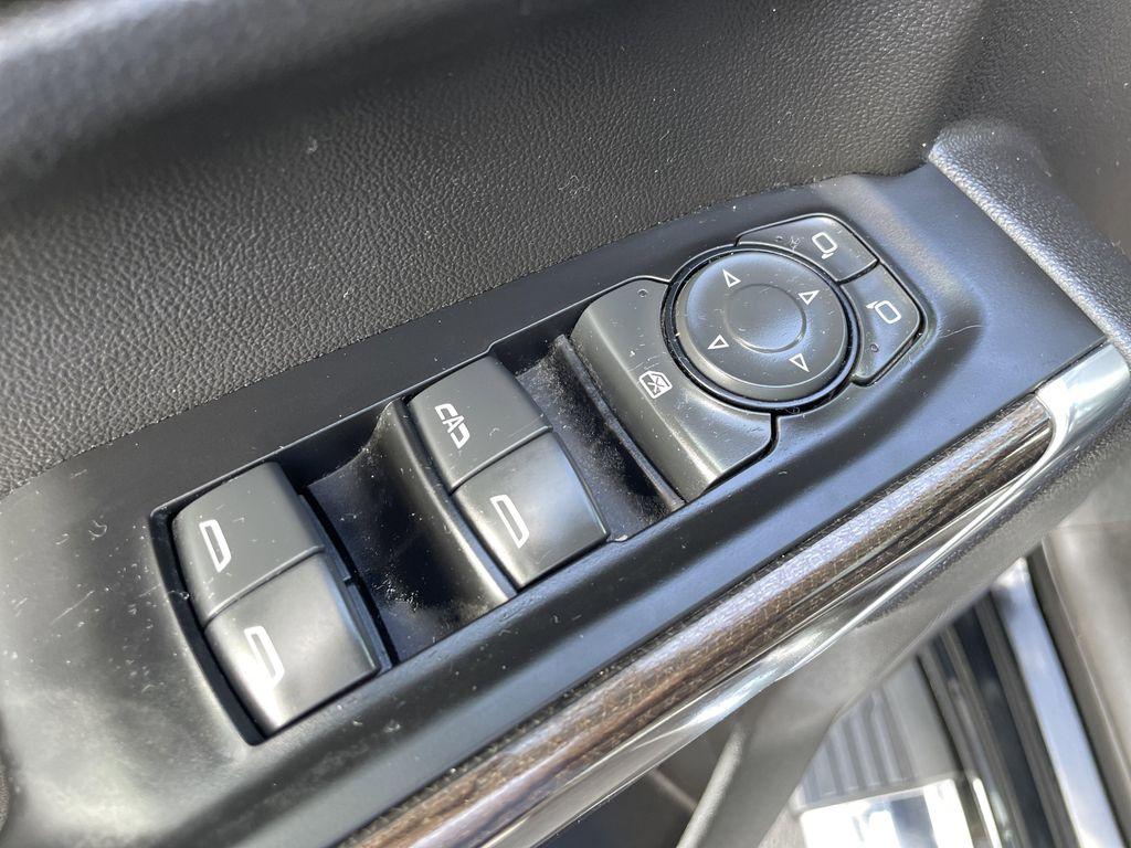 used 2022 Chevrolet Silverado 1500 car, priced at $30,999